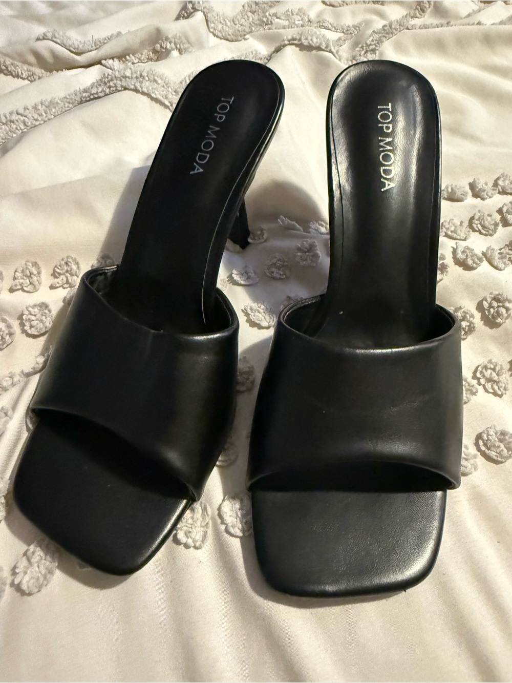 TOP Moda Black Open-Toe Square Slide Heels